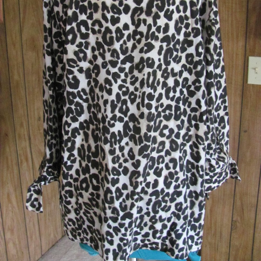 JOAN RIVERS LADIES LEOPARD PRINT PULLOVER BLOUSE - Picture 8 of 11